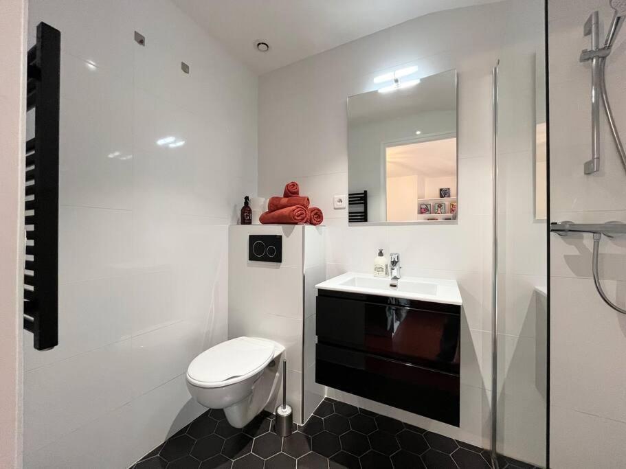 Appartement A Pied Du Centre Avec Place De Parking Арл Екстериор снимка